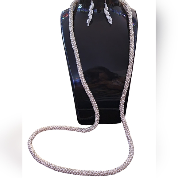 Hand Crafted Jewelry White, Gold, Clear Seed Beads Statement Necklace & Earrings - Picture 15 of 17